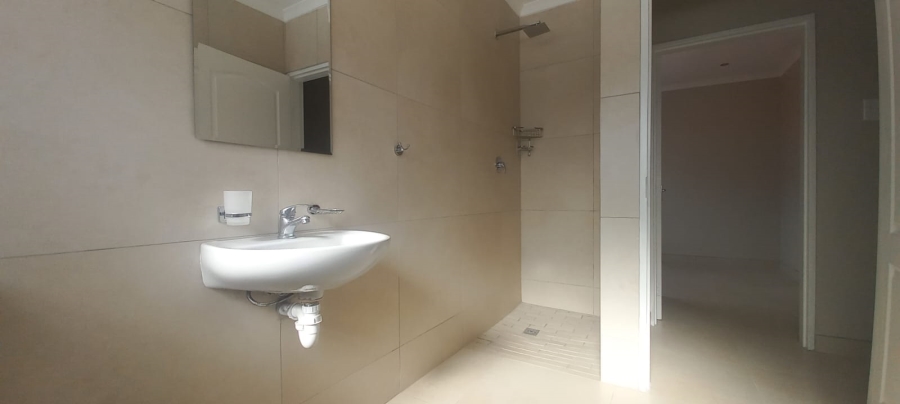 To Let 3 Bedroom Property for Rent in Surrey Estate Western Cape